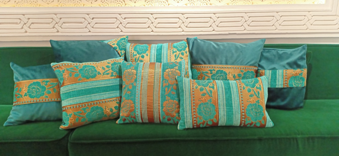 Plush-and-Limited-coussin-oriental-splendour_1
